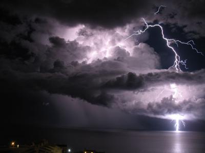 20091023021139-tormenta-electrica-en-tenerife.jpg